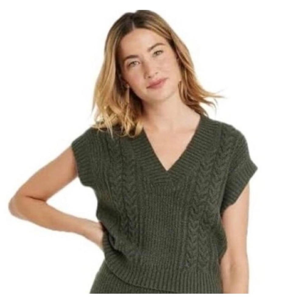 Universal Thread Women XL Olive Green Cable Knit V-Neck Sweater Vest Sleeveless